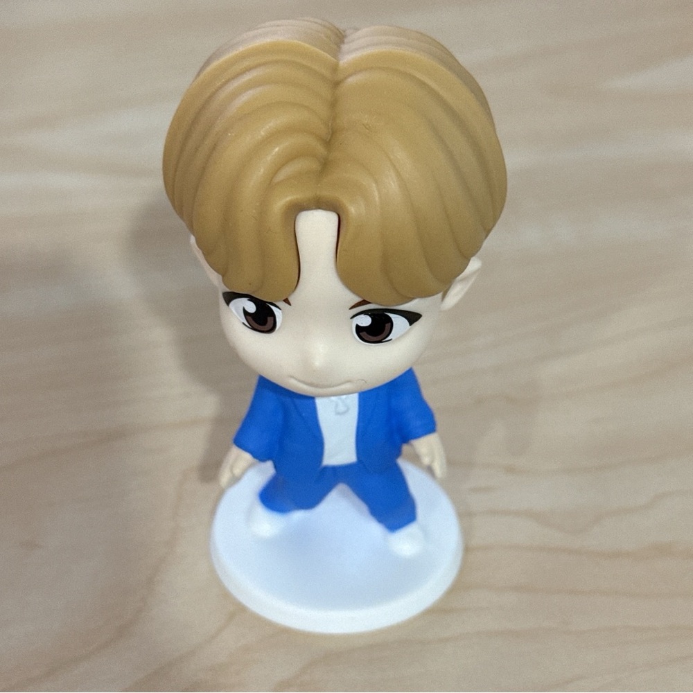 BTS x McDonald's Happy Meal j-hope figure